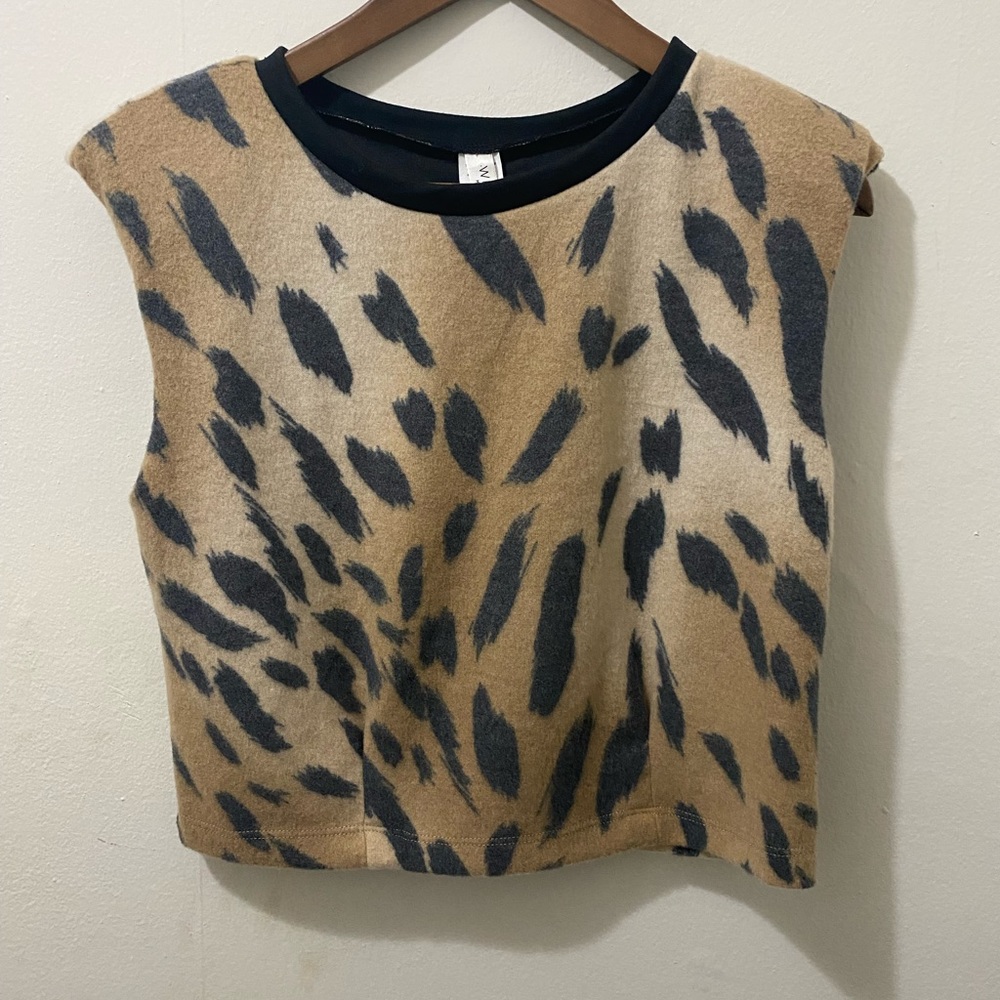 Westmoon padded shoulder top size S